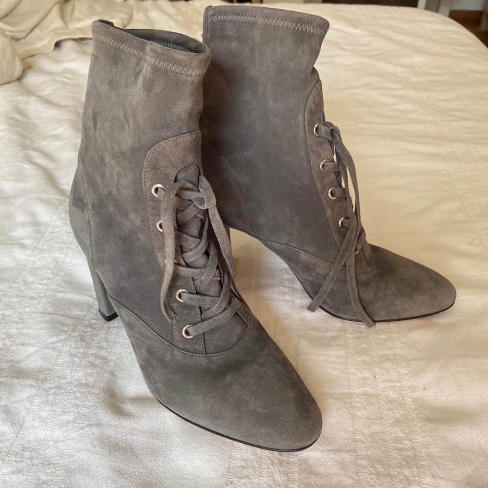 Gianvito Rossi Gray Lace up Suede Boots in size 37.5